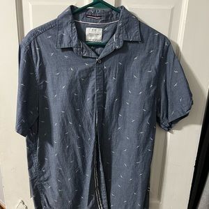 Men’s medium casual button up
